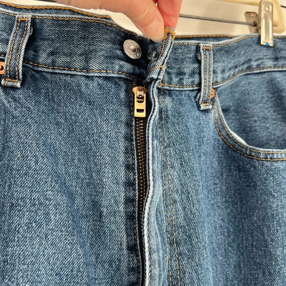 LEVI 505 JEANS VERSATILE STRAIGHT LEG AND CLASSIC STYLE COMFY‎ ROOMY FIT